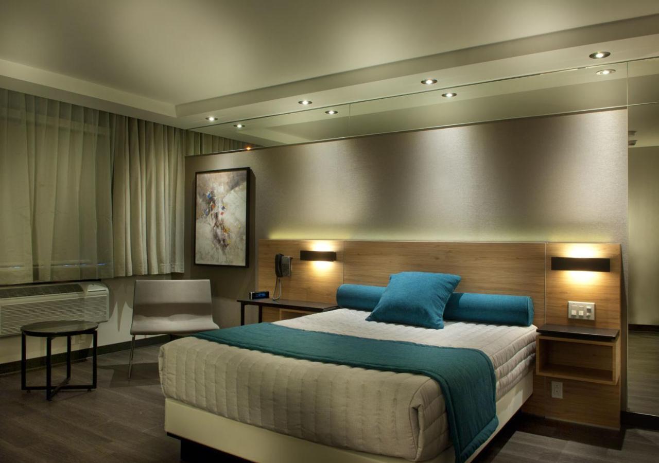 Ramada By Wyndham Laval Hotel Bagian luar foto