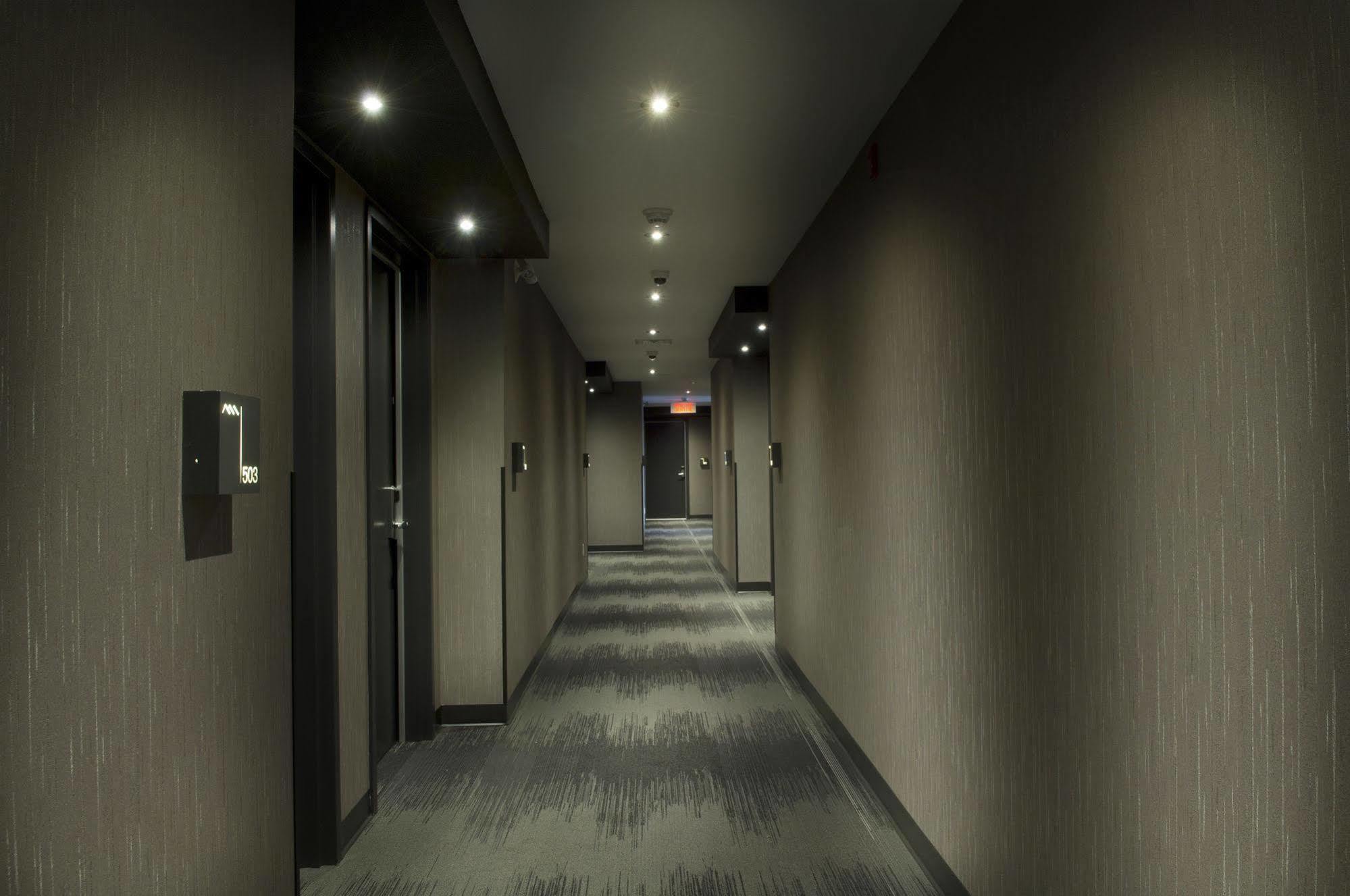 Ramada By Wyndham Laval Hotel Bagian luar foto
